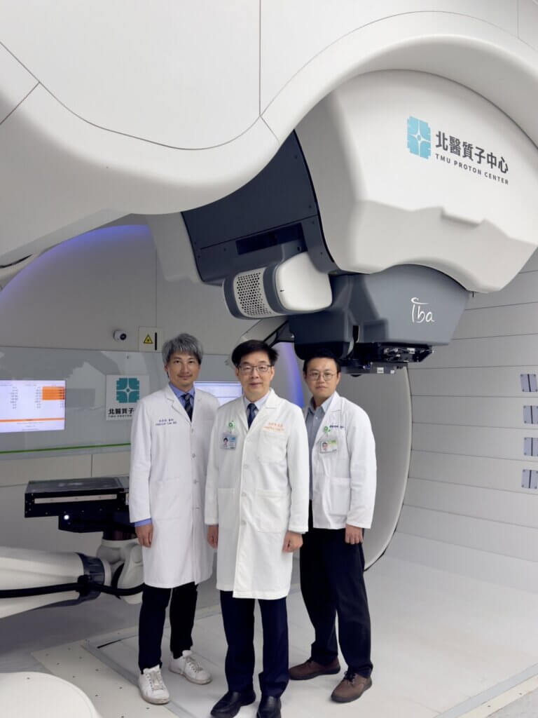 質子與重粒子的運用,揭開粒子治療的新時代。