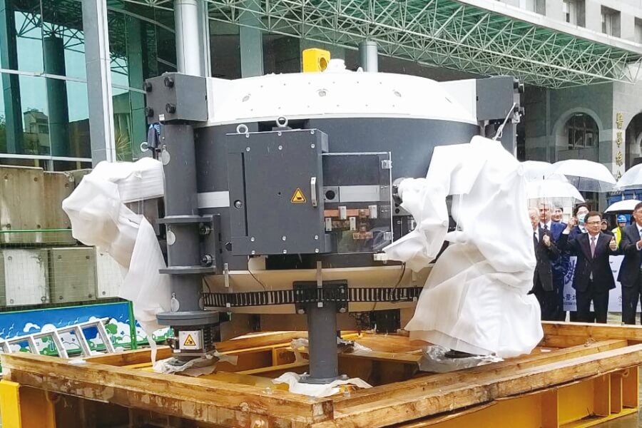 北醫質子中心是國內第一家都會型質子治療機構，耐震力通過403大地震考驗。